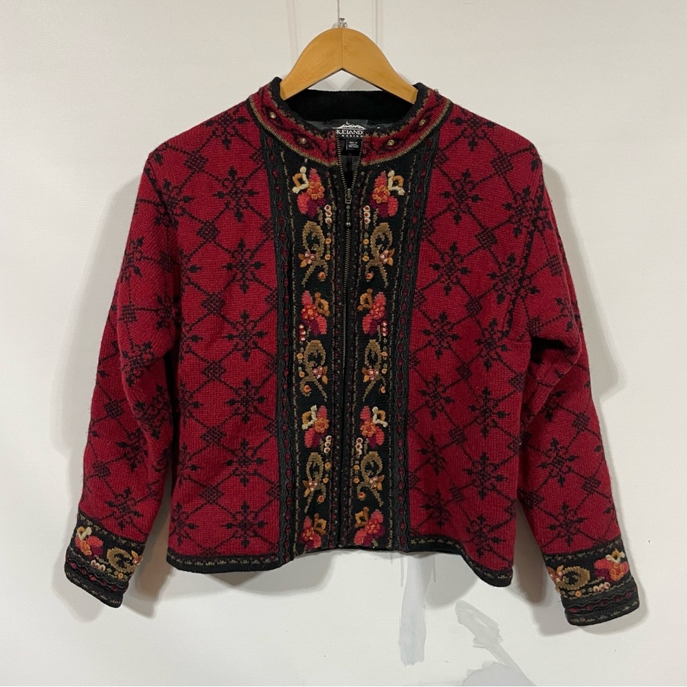 Icelandic design Nordic zip up sweater